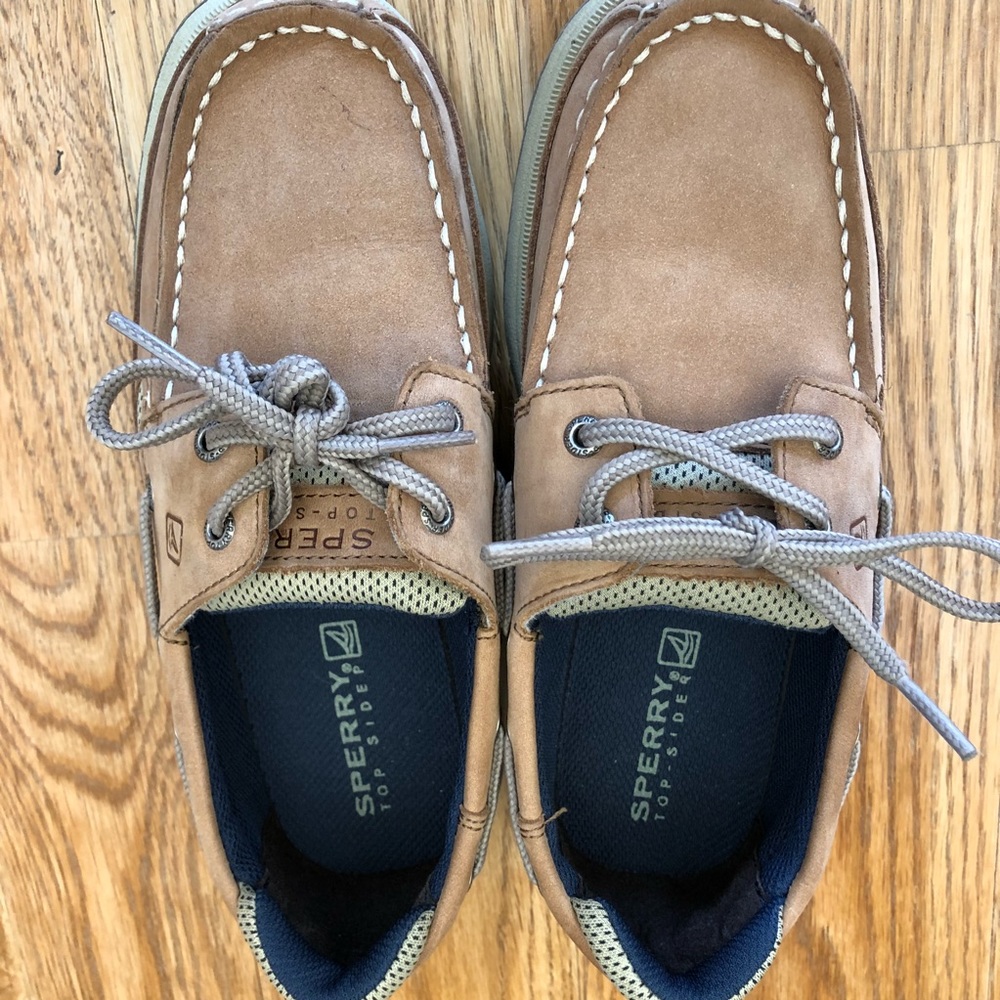 Boys size 3.5 Sperry Topsiders